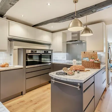 7 Bed In Horton-in-ribblesdale Oc-r34007