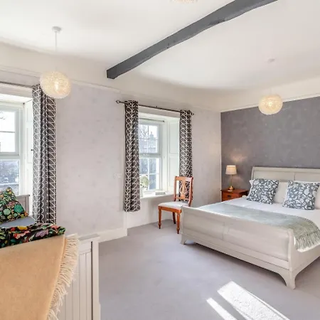 7 Bed In Horton-in-ribblesdale Oc-r34007