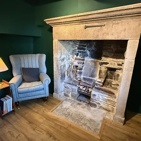 7 Bed In Horton-in-ribblesdale Oc-r34007 *